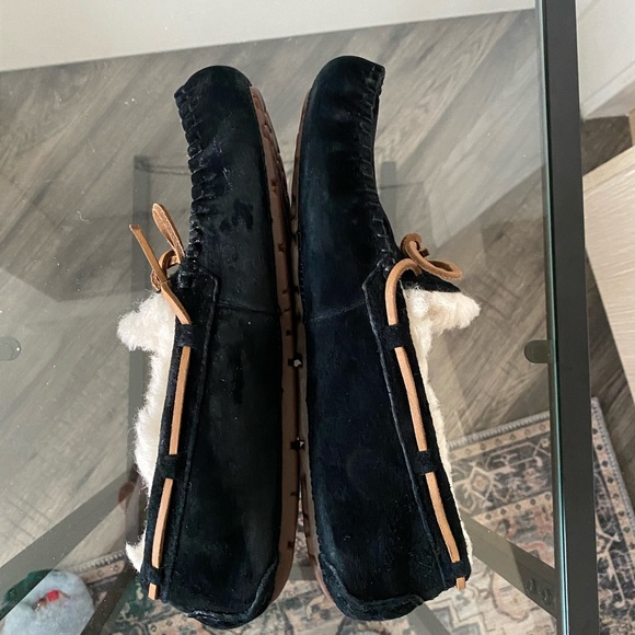 Ugg Dakota Moccasins Black excellent condition! Women’s size 8 - Picture 6 of 10